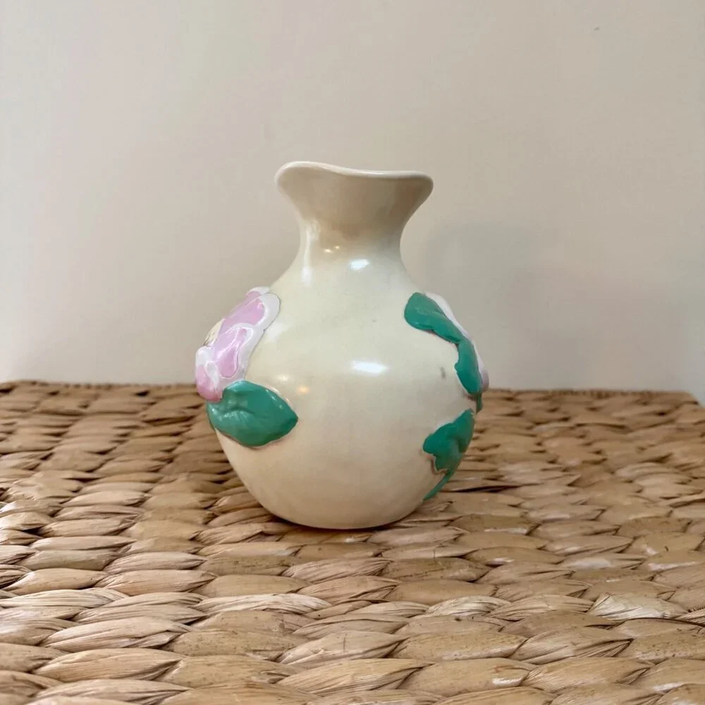 Red Wing Pottery #1028 Magnolia Flower Pitcher Vase Vintage 1940's Matte Ivory